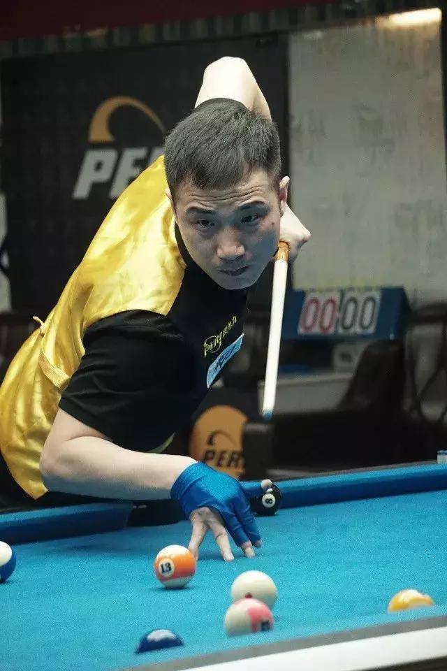 底线相持中 底线相持中